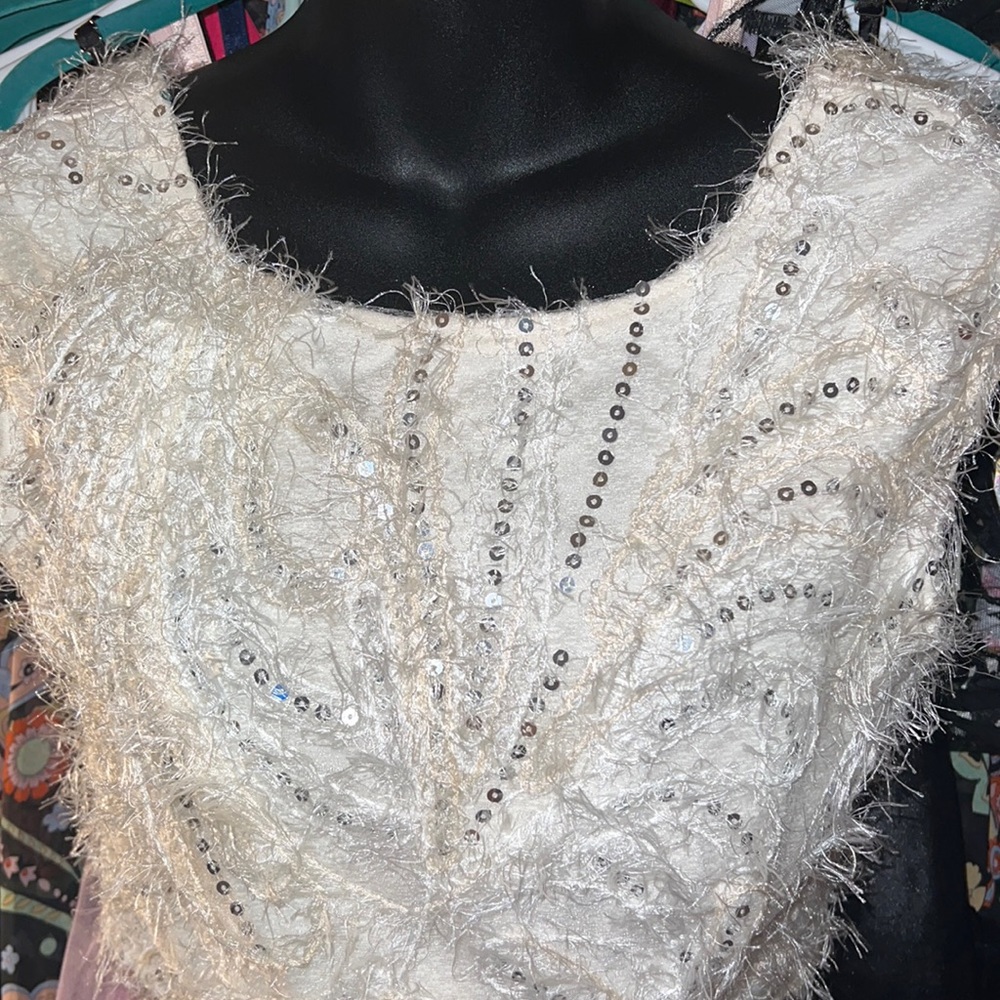 Statement Crop-Top - Picture 3 of 4